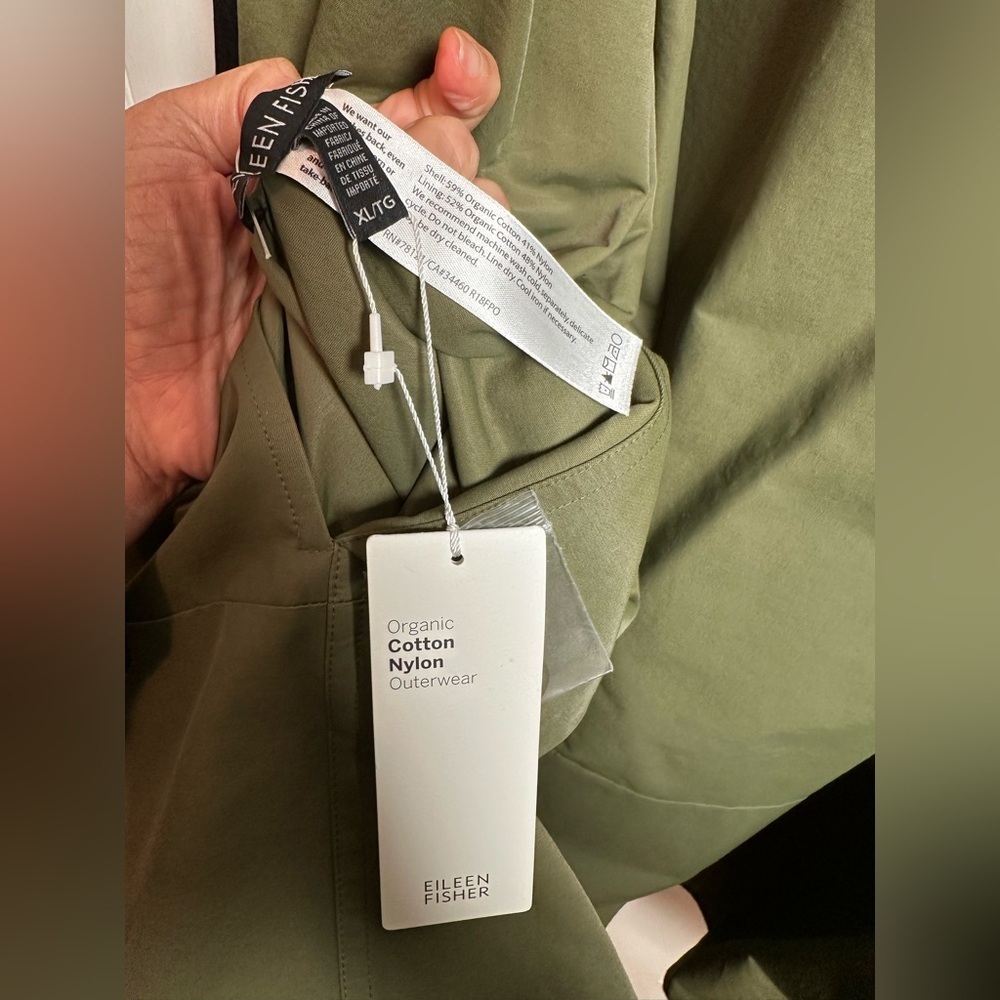 Eileen Fisher Black and green reversible Hooded Raincoat - Picture 4 of 10